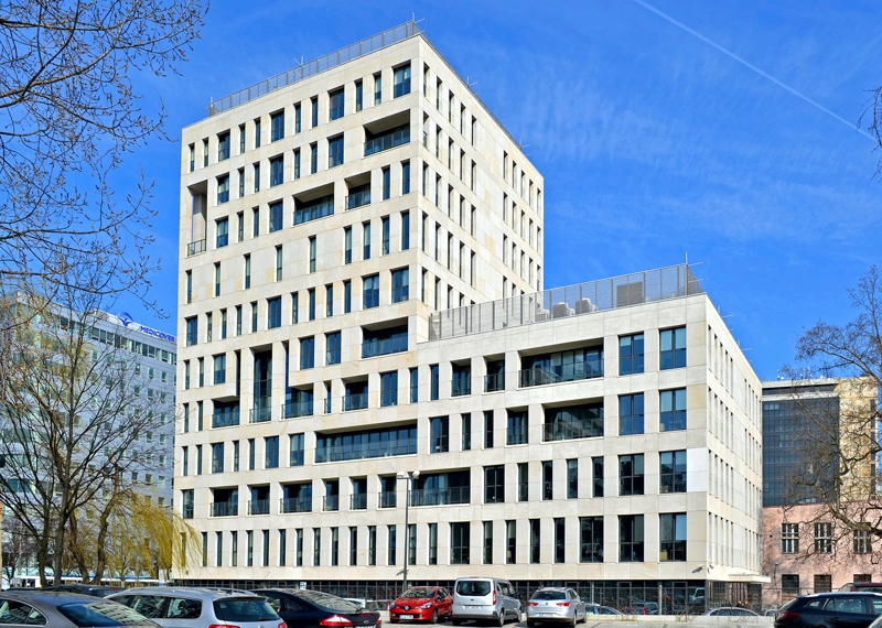 Na zdjęciu budynek Izby Administracji Skarbowej we Wrocławiu